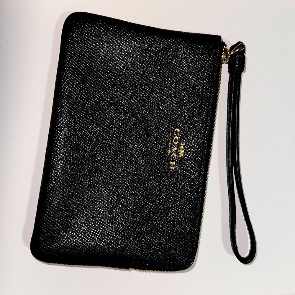 Coach Corner zip wallet